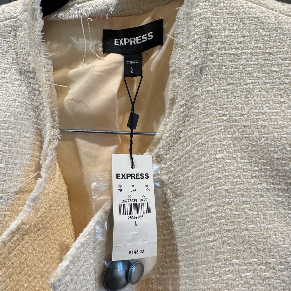 Express Women's Ivory Textured Blazer - Picture 2 of 3